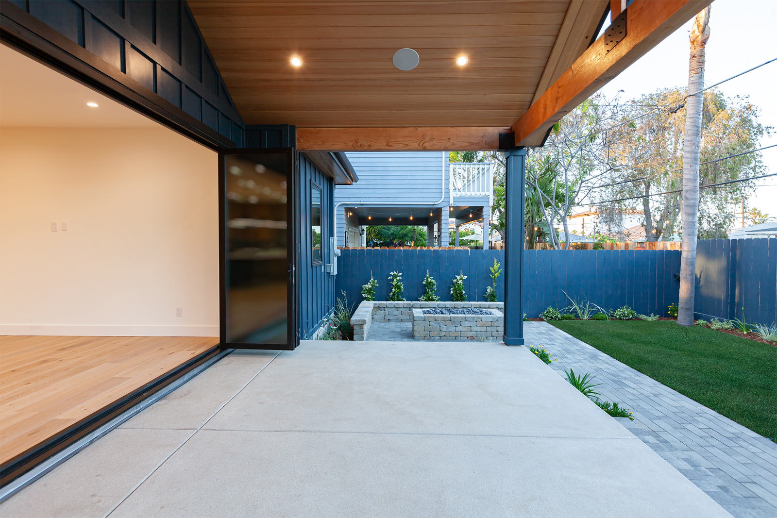 3439 Yosemite patio1
