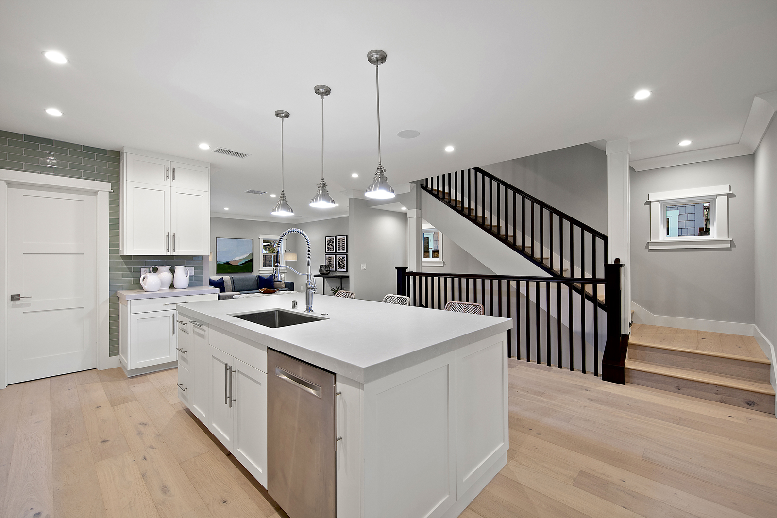 5442 Taft great room